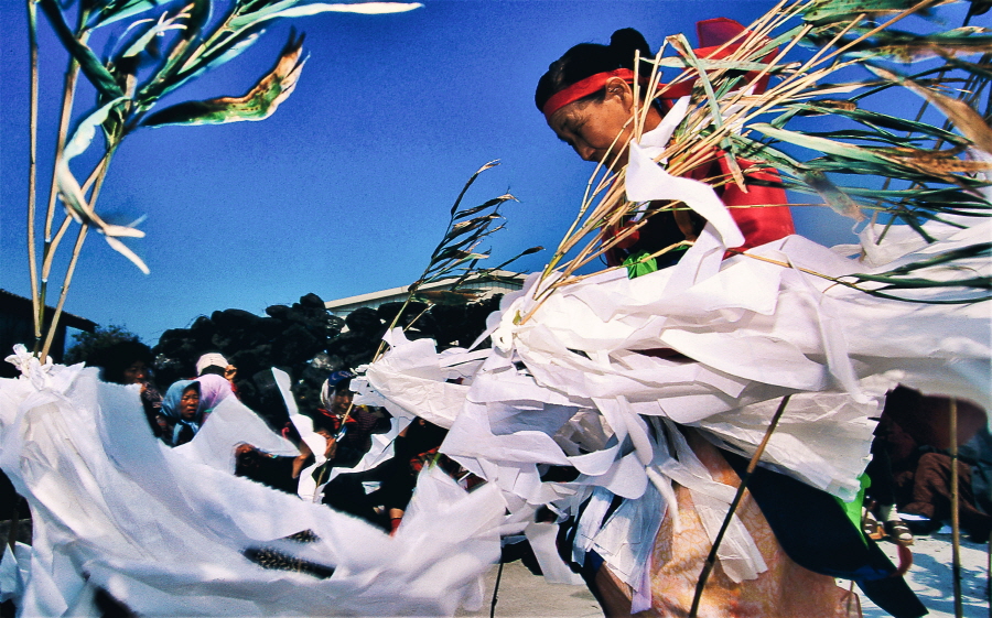 Korea Ritual   ( A priest who summons the wind gods )