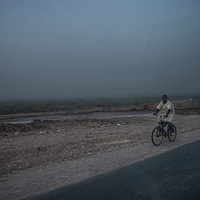 ELEGY of a solitary journey  ( Southern Morocco seen by a sitting passenger )  / Élégie d’un voyage solitaire ( Le sud marocain vu par un passager ) 