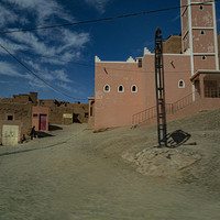 ELEGY of a solitary journey  ( Southern Morocco seen by a sitting passenger )  / Élégie d’un voyage solitaire ( Le sud marocain vu par un passager ) 